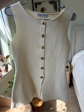 Zara Cream Sleeveless Knit Top with Gold Buttons